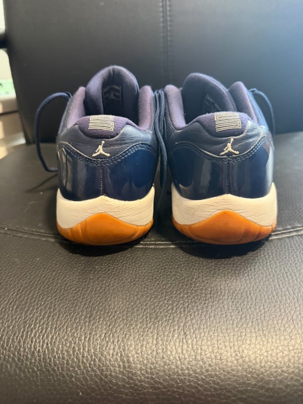 Jordan 11 Retro Low Navy/Gum sz Y7 - Picture 4 of 5